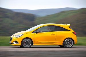 Opel Corsa GSi laterale