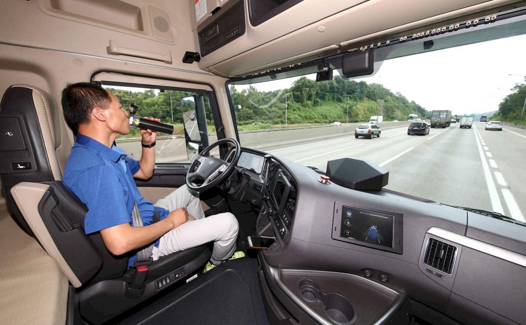 Hyundai Xcient completa il primo viaggio in guida autonoma