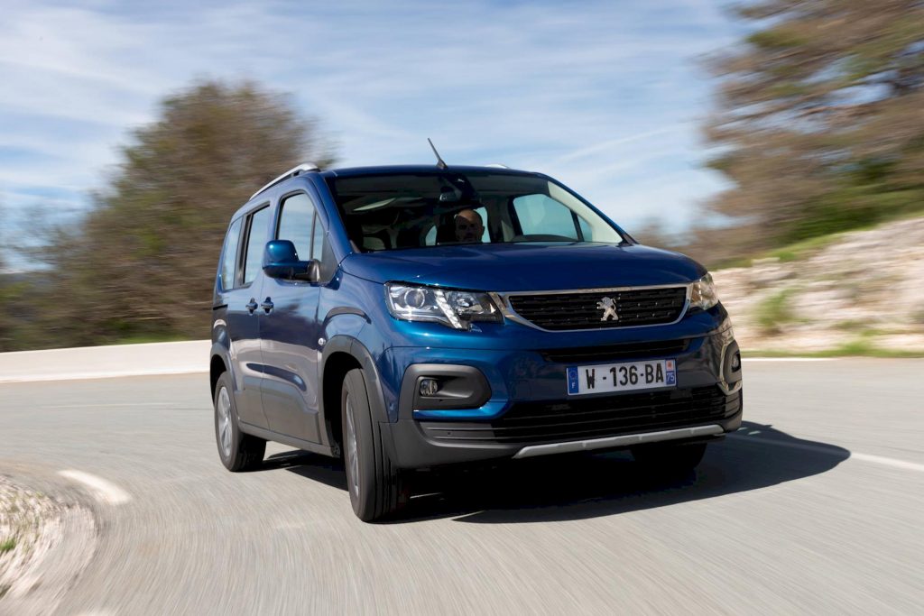 Peugeot Rifter: nuovo motore benzina PureTech da 130 CV