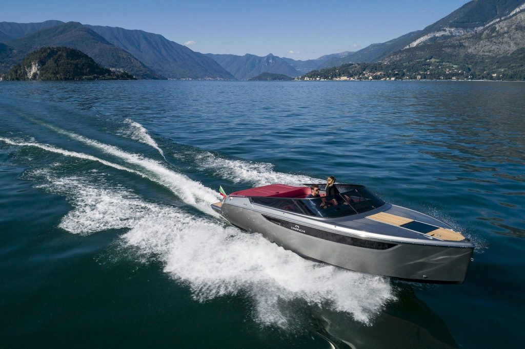 Cranchi E26 Classic e Rider: luxury day tender da 8 metri