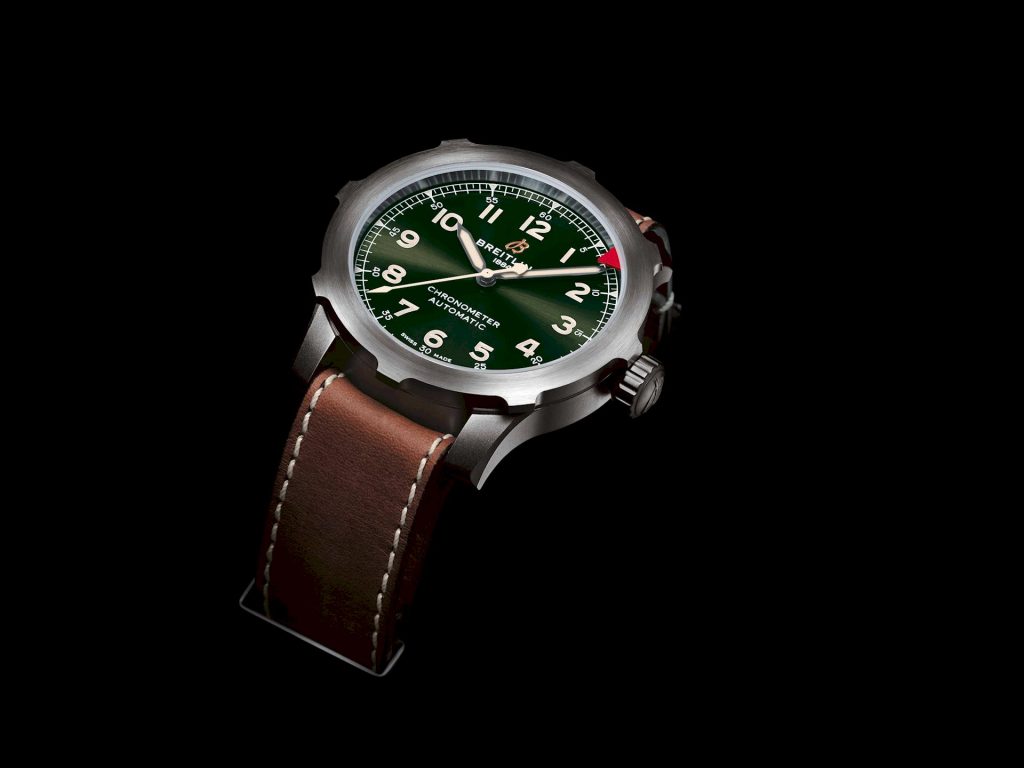 Breitling Navitimer Super 8: l'orologio audace ispirato al mondo dell’aviazione militare
