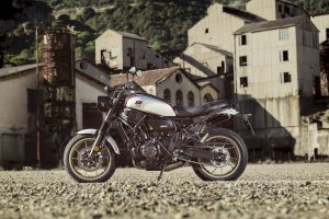 Yamaha-XSR700-XTribute-01