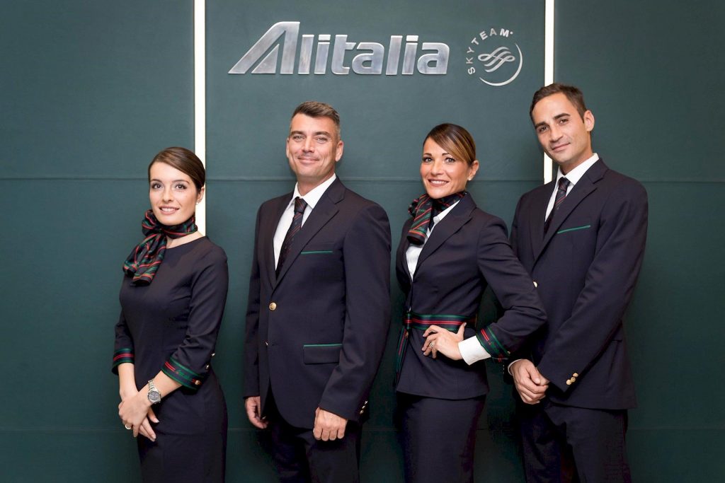 Alitalia nuove divise 2018: firmate dalla stilista Alberta Ferretti
