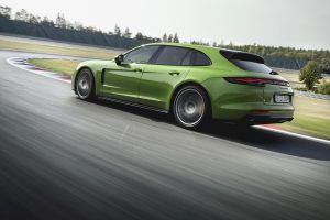 Porsche-Panamera-GTS