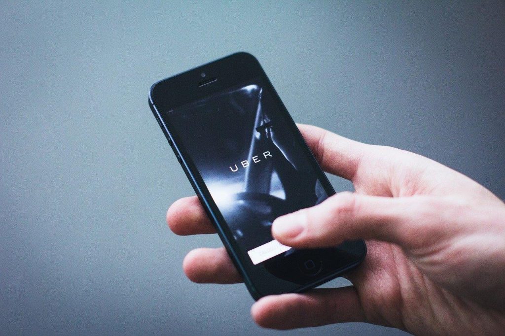 Nuove funzionalità di Uber: un centro sicurezza integrato nell’app
