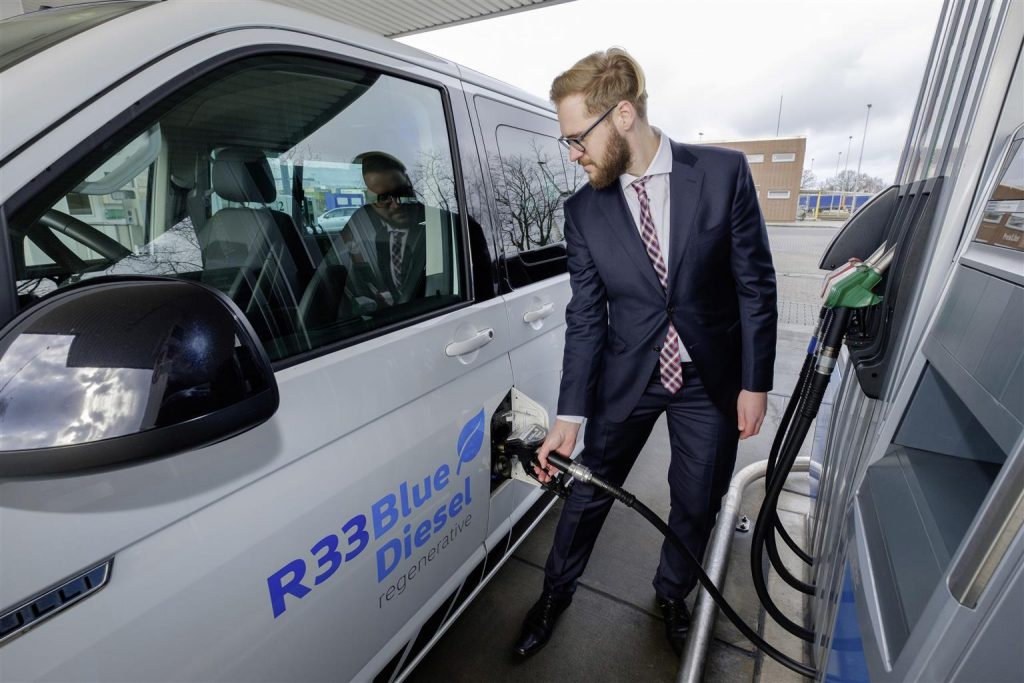 R33 BlueDiesel carburante rigenerato: cos’è e come funziona