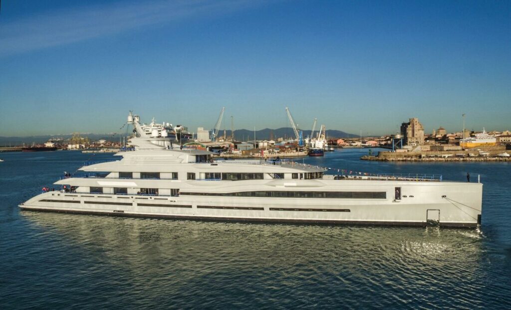 Benetti FB 277, Giga Yacht da 107 metri