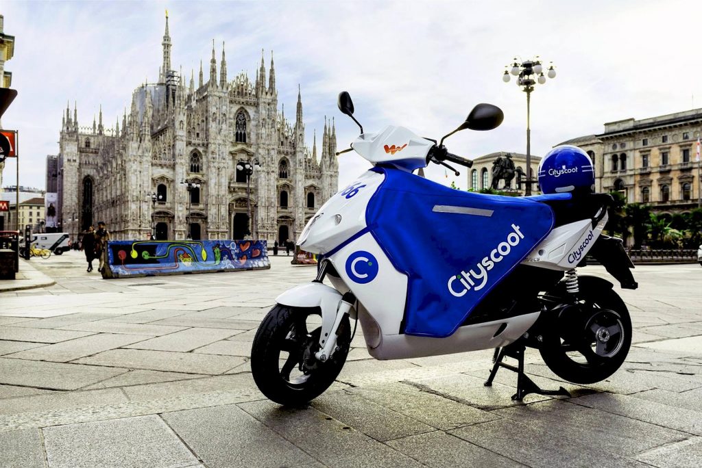 A Milano è allarme per i furti delle batterie degli scooter in sharing