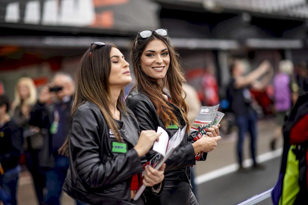 Paddock Girls Valencia, le Ombrelline della MotoGP