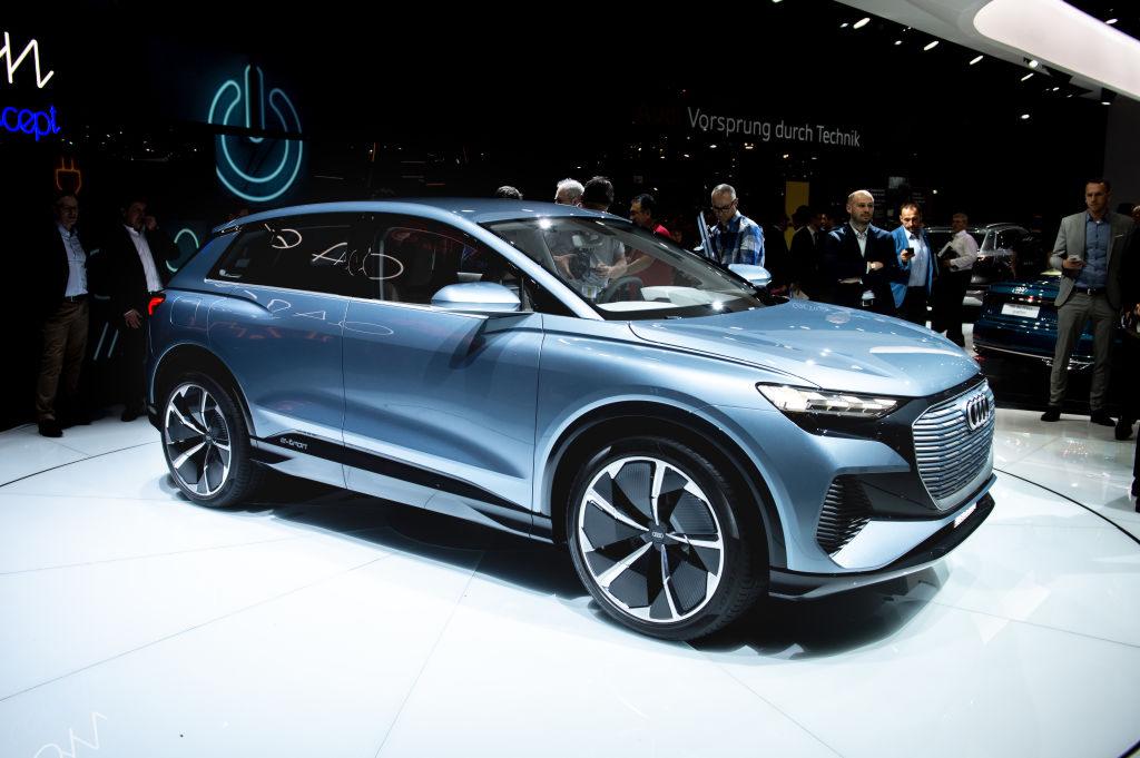 Audi Q4 e-tron concept, il SUV elettrico a Ginevra [video]