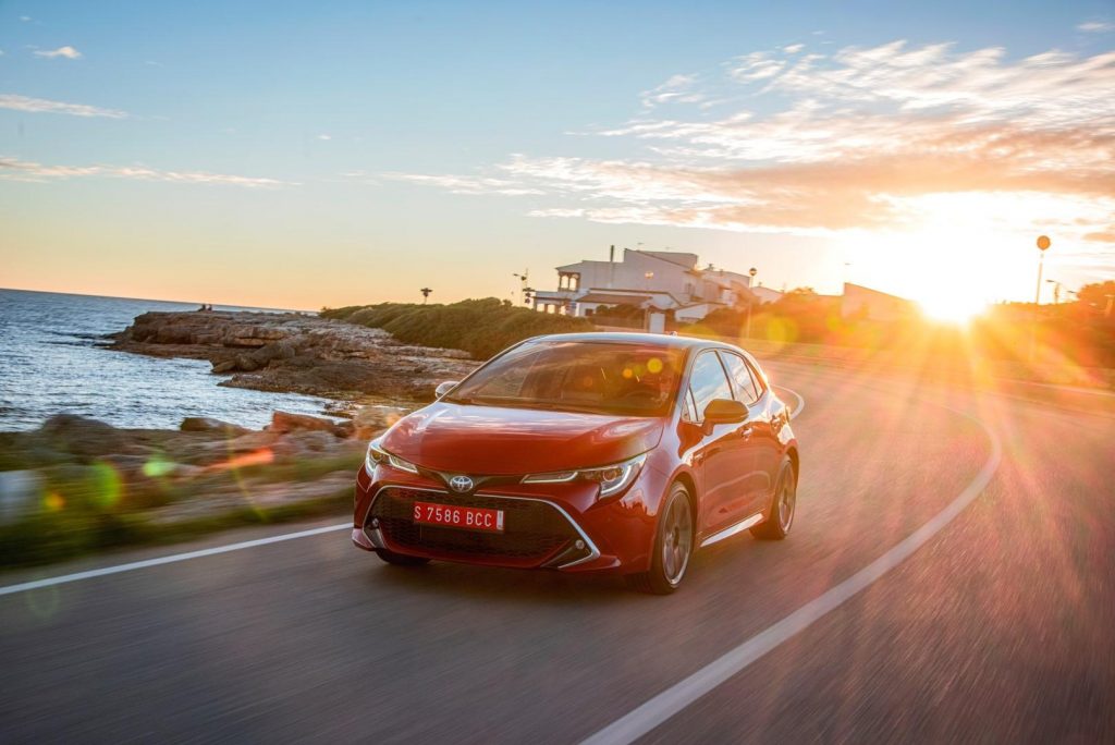 Nuova Toyota Corolla: il futuro ibrido che pensiona Auris