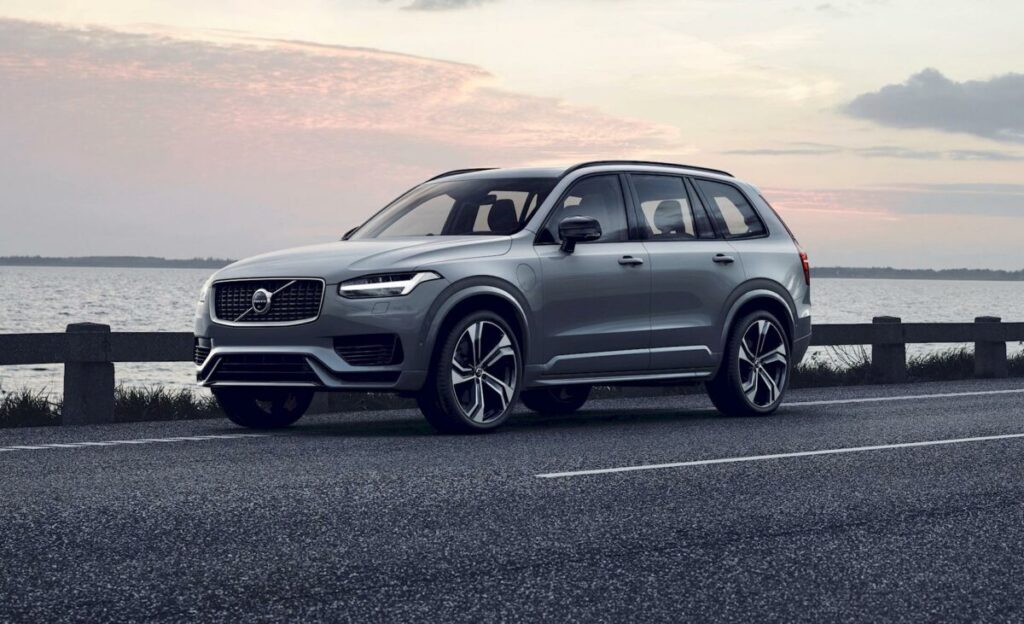 Volvo XC90, il SUV svedese che non teme confronti