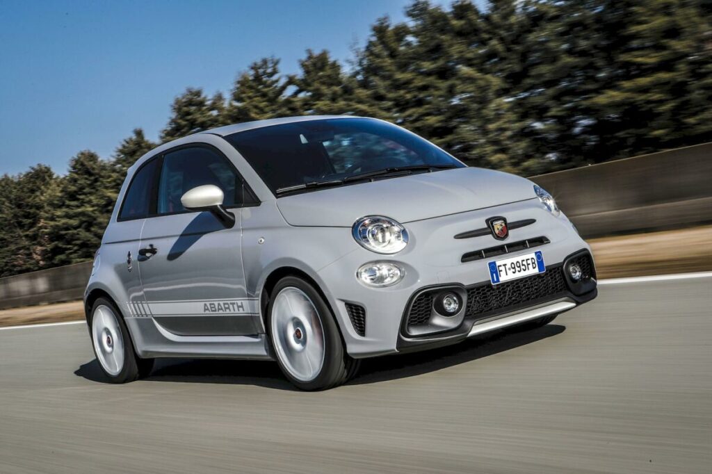 Abarth 595 esseesse 180 CV: informazioni e foto ufficiali [video]