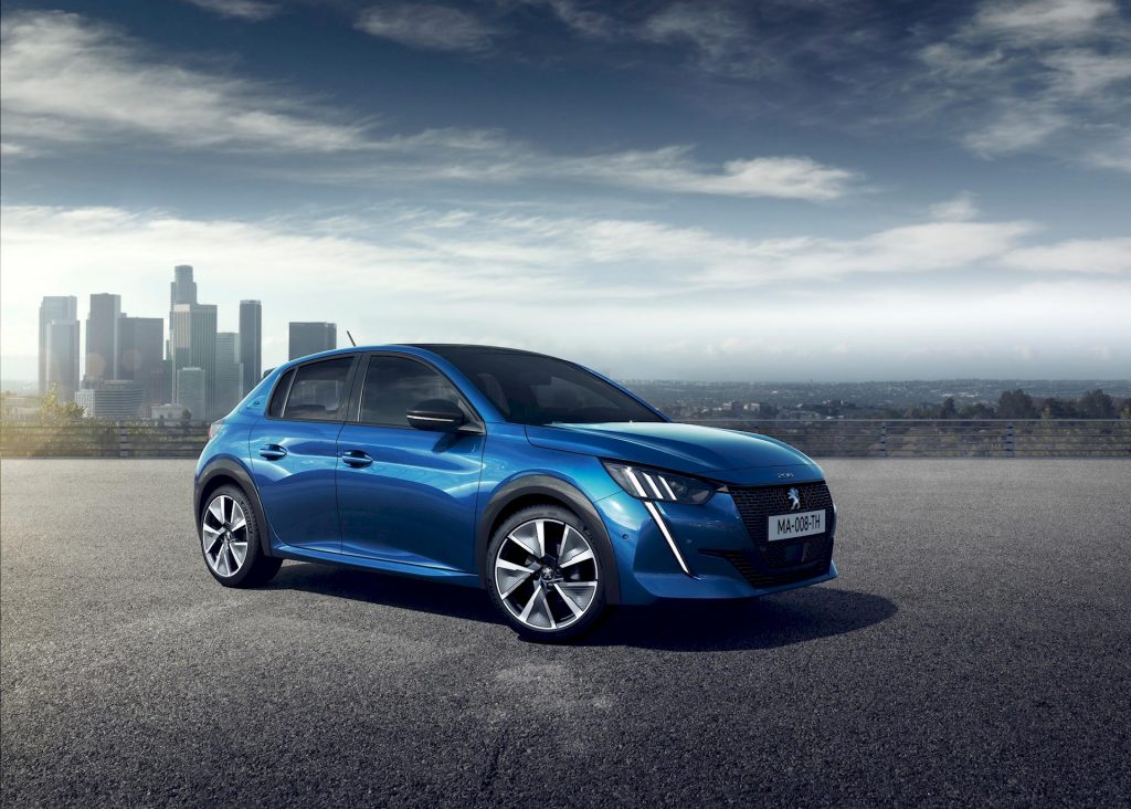 Peugeot e208: la piccola leonessa che va a batterie