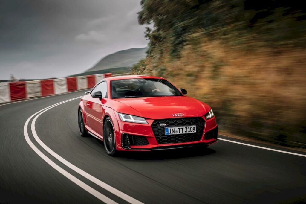 Audi TTS 2.0 TFSI Coupé e Roadster da 306 CV