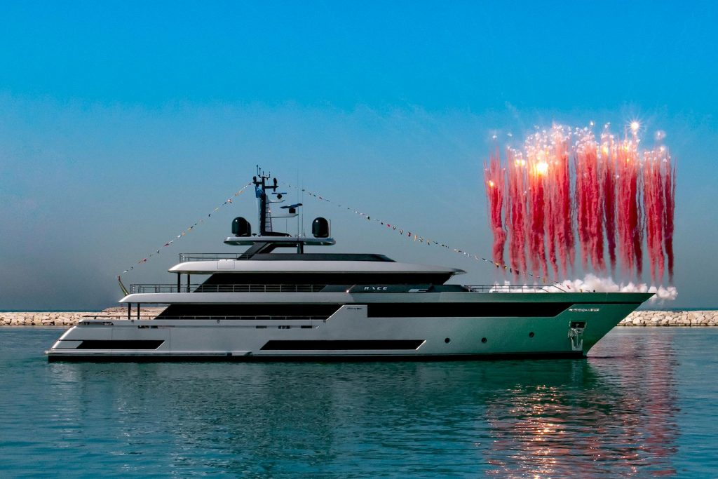 Riva 50 metri M/Y “Race” premiato al Boat International Design & Innovation Awards 2020