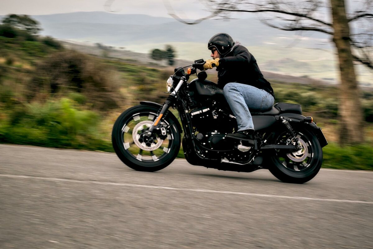 Test Metzeler Cruisetec Harley-Davidson Iron 883