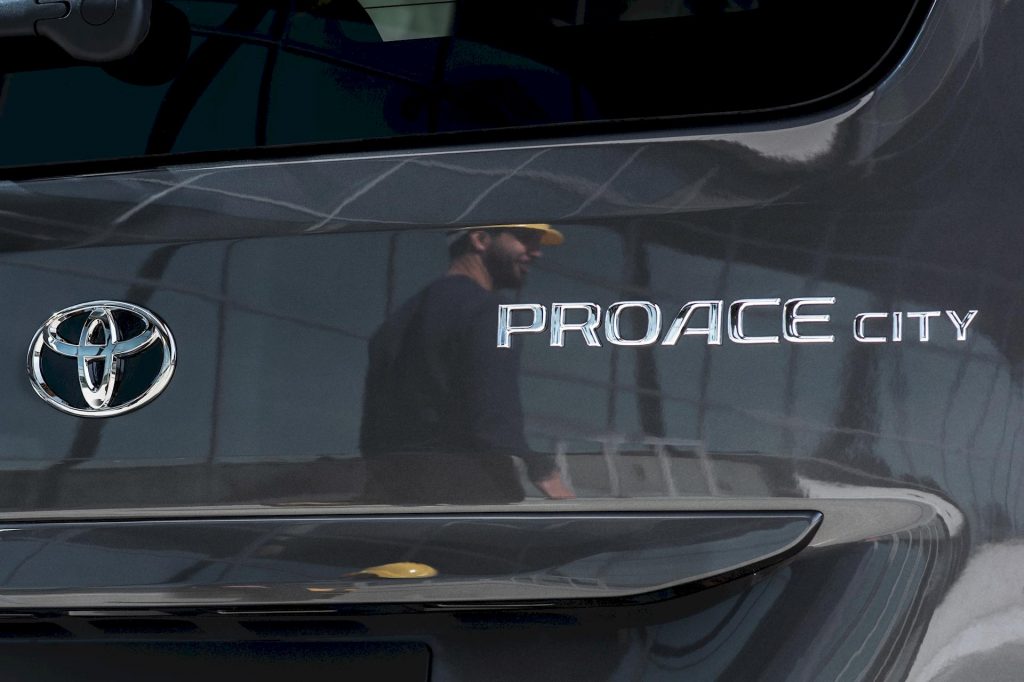 Toyota Proace City: anteprima mondiale del nuovo furgone compatto