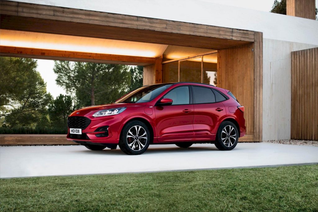 Ford Kuga: è bellissima, è ibrida, è tecnologica