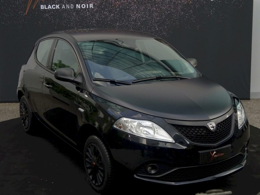 Lancia Ypsilon Black And Noir, presentata a Milano [video]