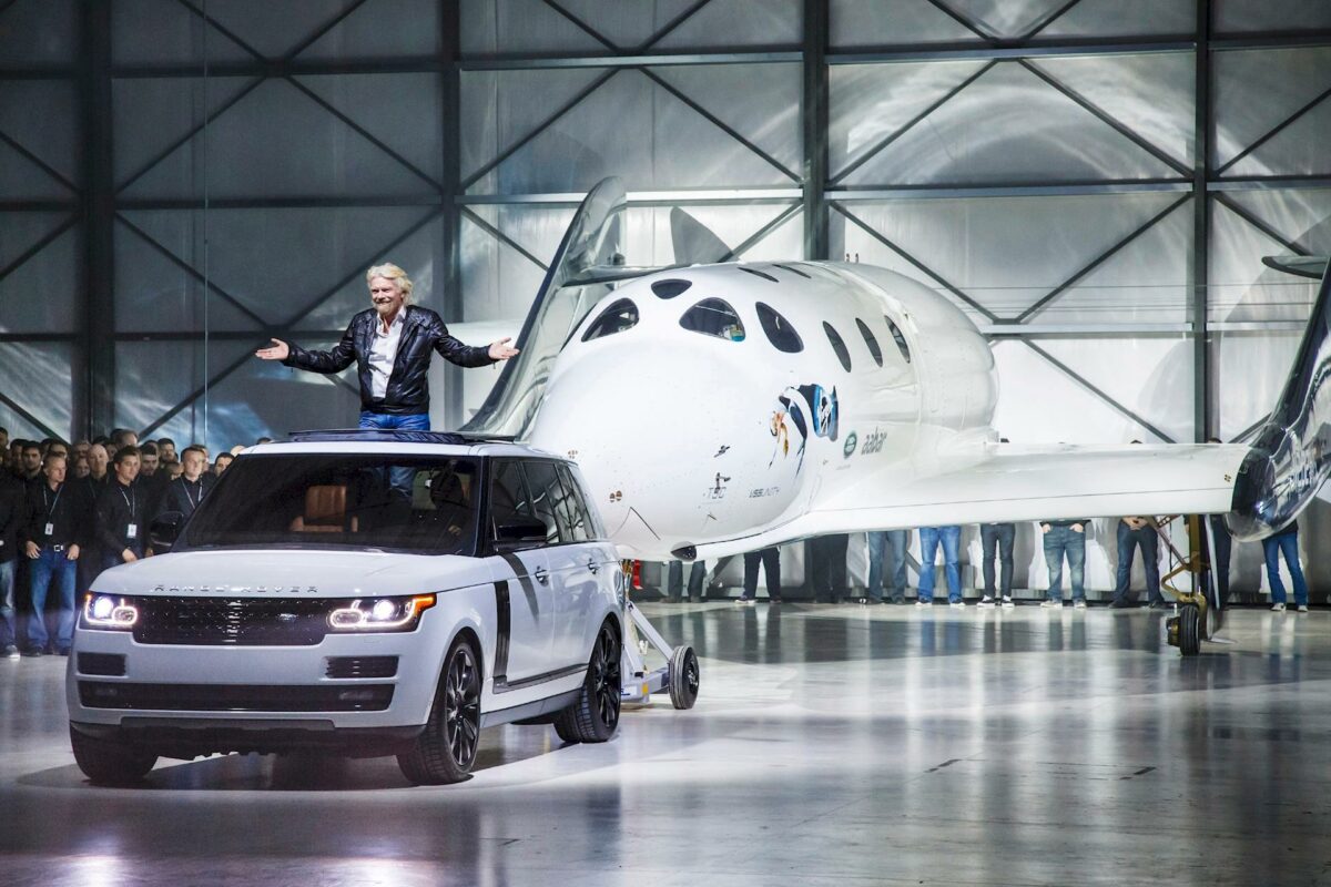 Range Rover Astronaut