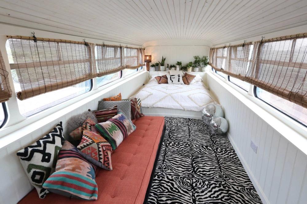 Spice Girl Bus Airbnb