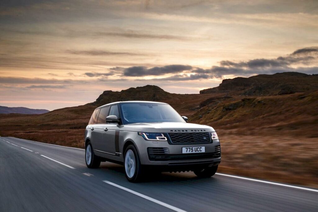 Range Rover Sport HST: nuovo 6 cilindri mild hybrid