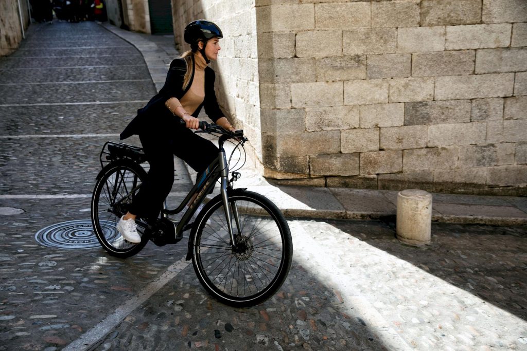 Coronavirus: mobilità sostenibile in città, ma i negozi di biciclette sono chiusi.