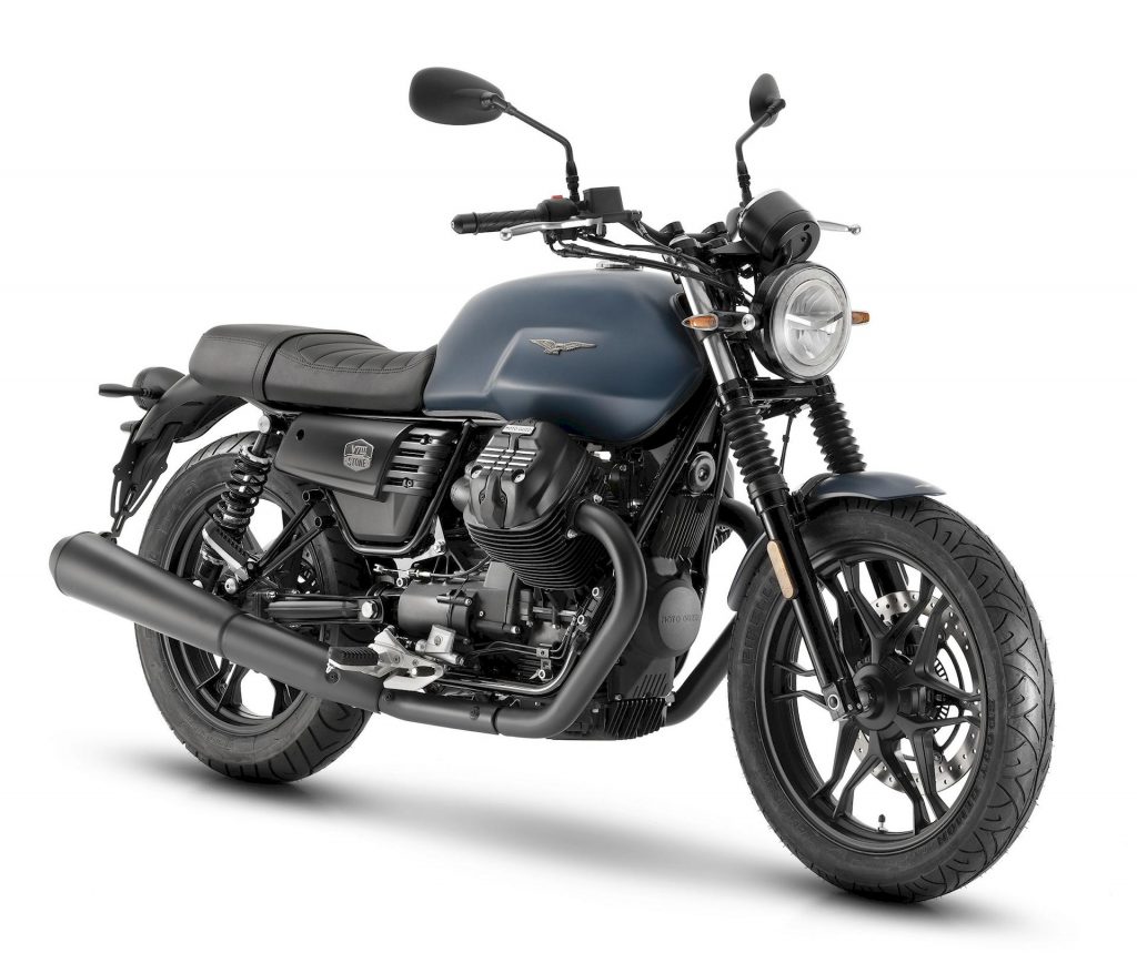 Moto Guzzi V7 III Stone “Night Pack”: prezzo e disponibilità