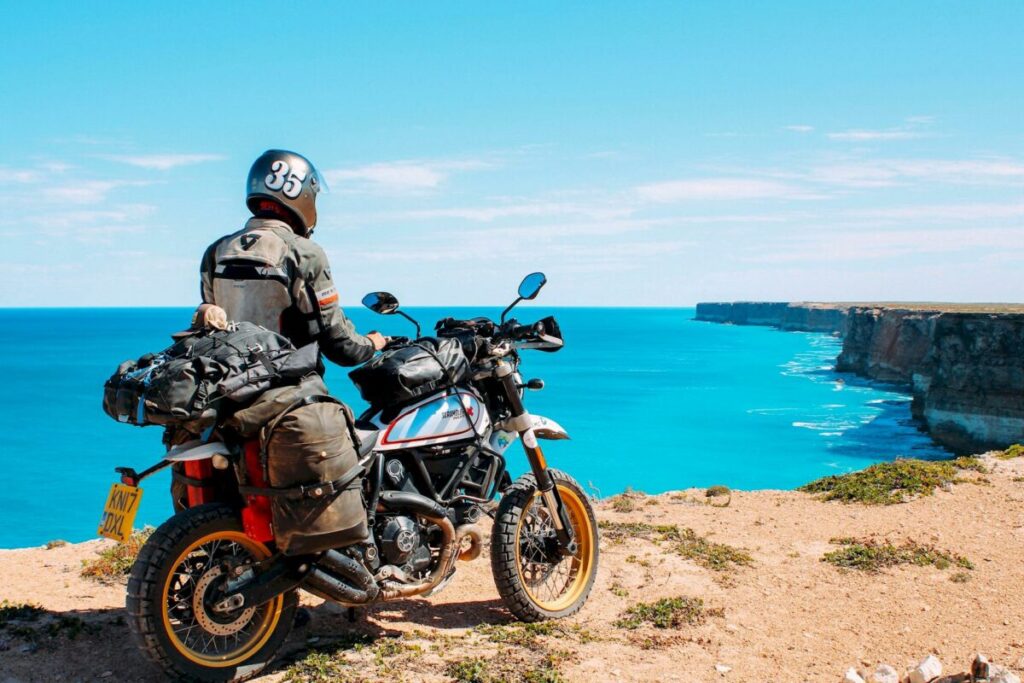 Giro del mondo con uno Scrambler Ducati Desert Sled