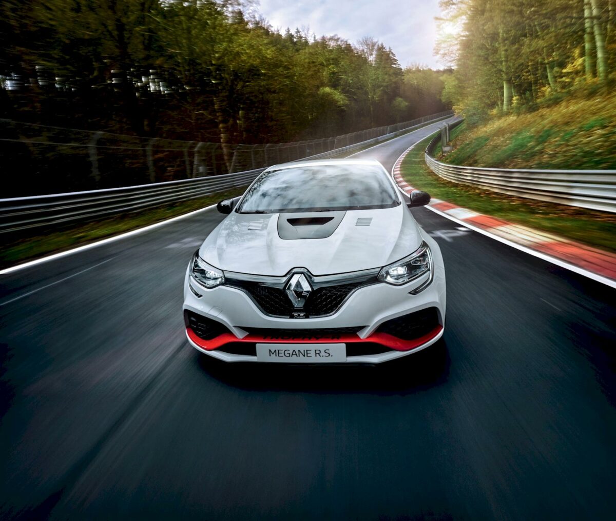 Renault Megane R.S. Trophy-R Record al Nurburgring