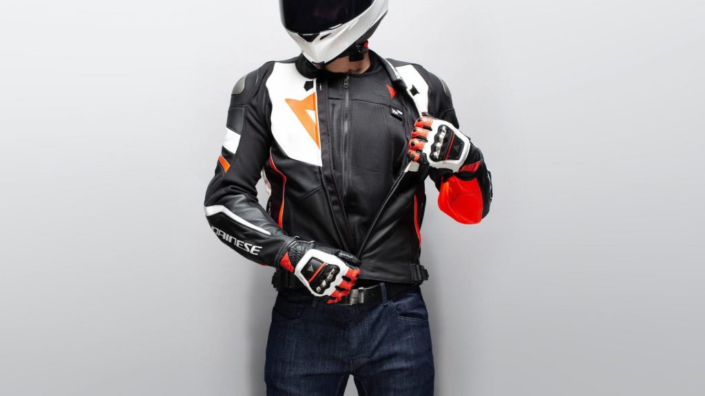 Dainese Smart Jacket: il primo gilet airbag con tecnologia D-air
