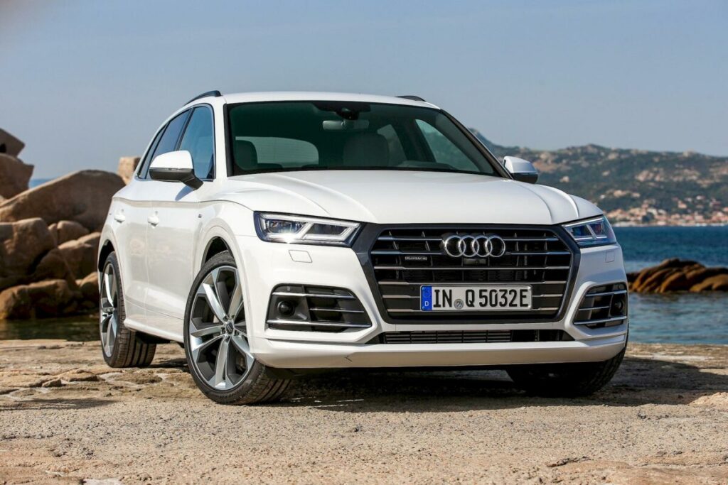 Audi Q5 55 TFSI e quattro: il SUV ibrido plug-in in anteprima in Sardegna