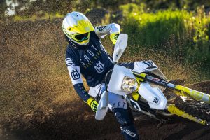 Abbigliamento Husqvarna Replica Flash 2019 (1) (Large)