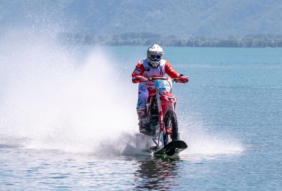 Nuovo record velocità su acqua: Luca Colombo a 104 km/h sul Lago di Como