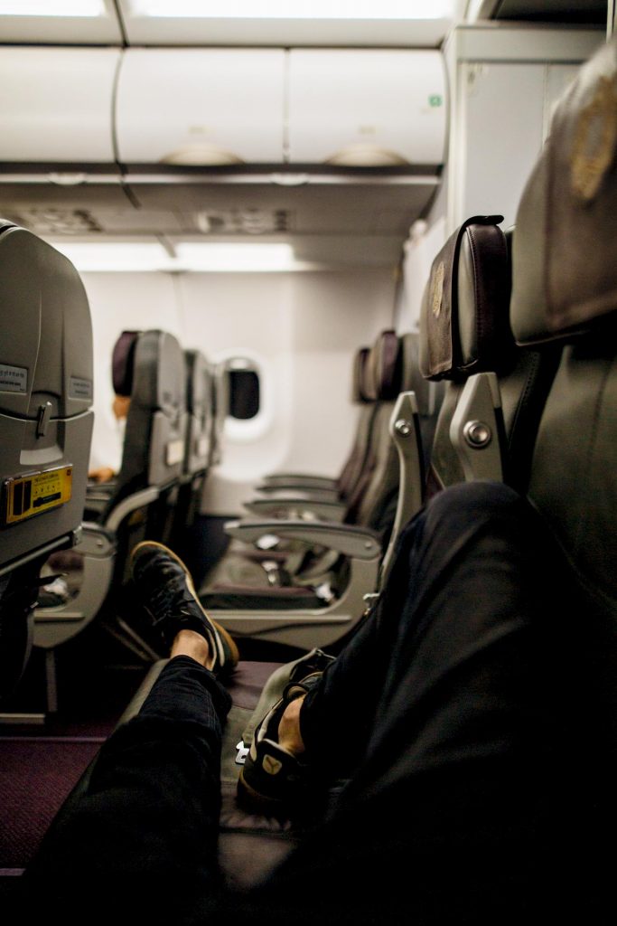 Come scegliere i migliori posti in aereo per viaggiare comodi