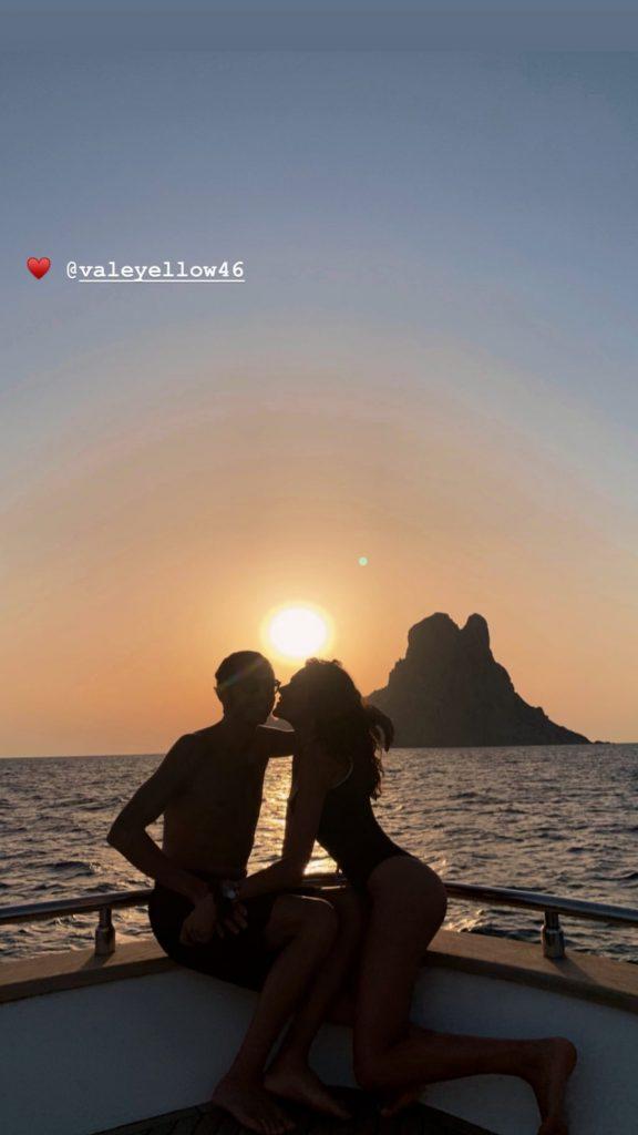 Valentino Rossi e Francesca Sofia Novello sullo Yacht