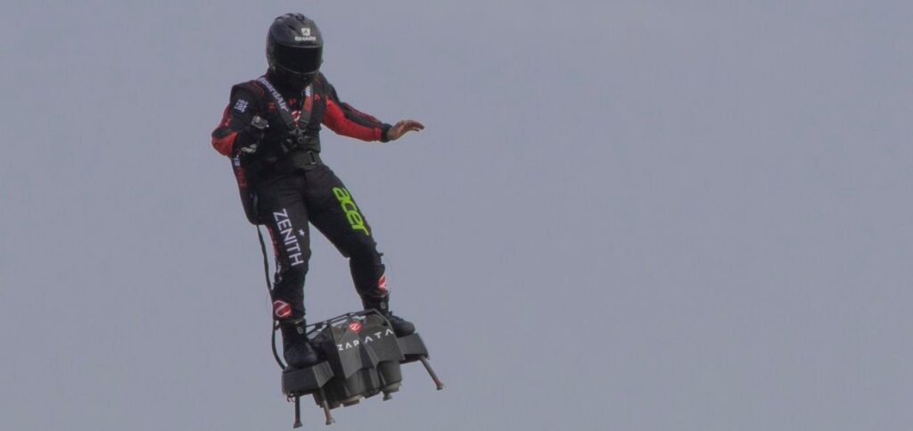 Franky Zapata traversata Manica: Zenith al polso dell’uomo volante