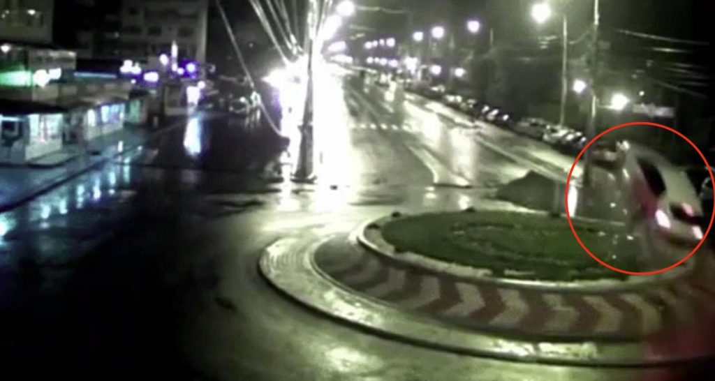 Incidente in auto: salto della rotonda in stile Hazzard [Video]