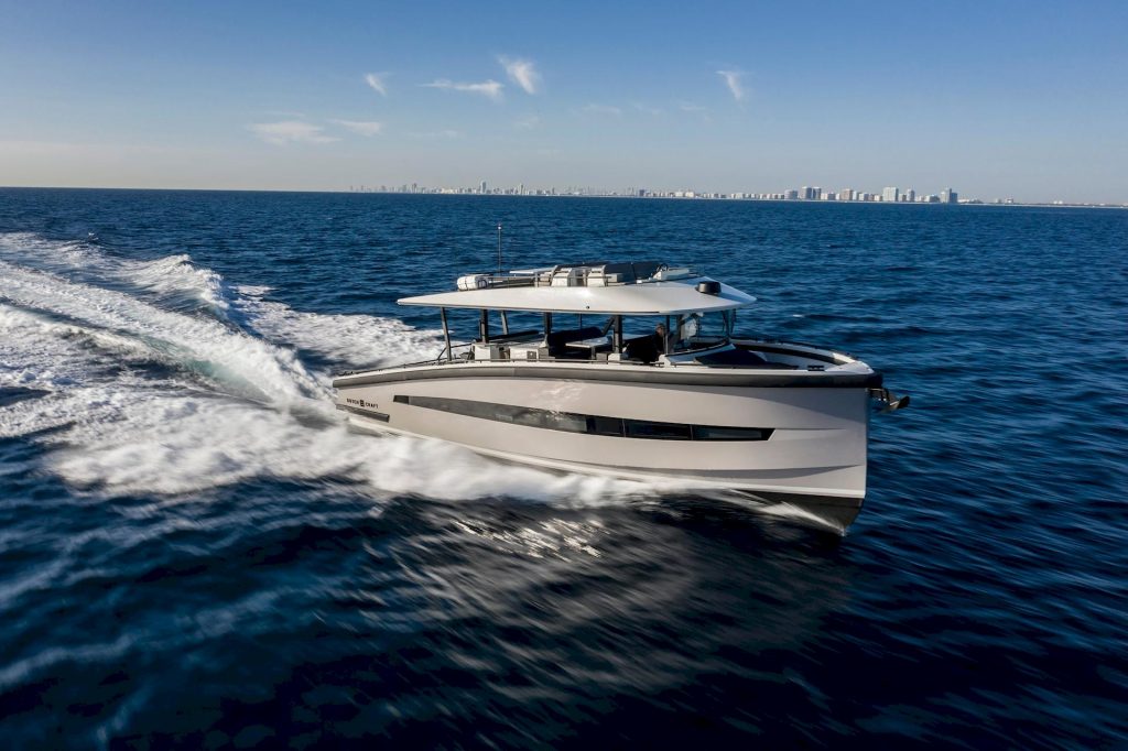 DutchCraft 56, yacht da 17 metri al debutto a Cannes