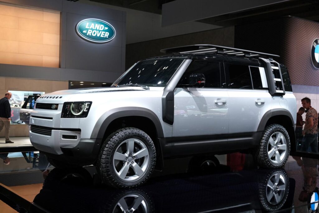 Land Rover Defender svelata in anteprima a Francoforte [LIVE]