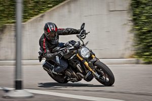 Ducati Monster 1200 S Black on Black