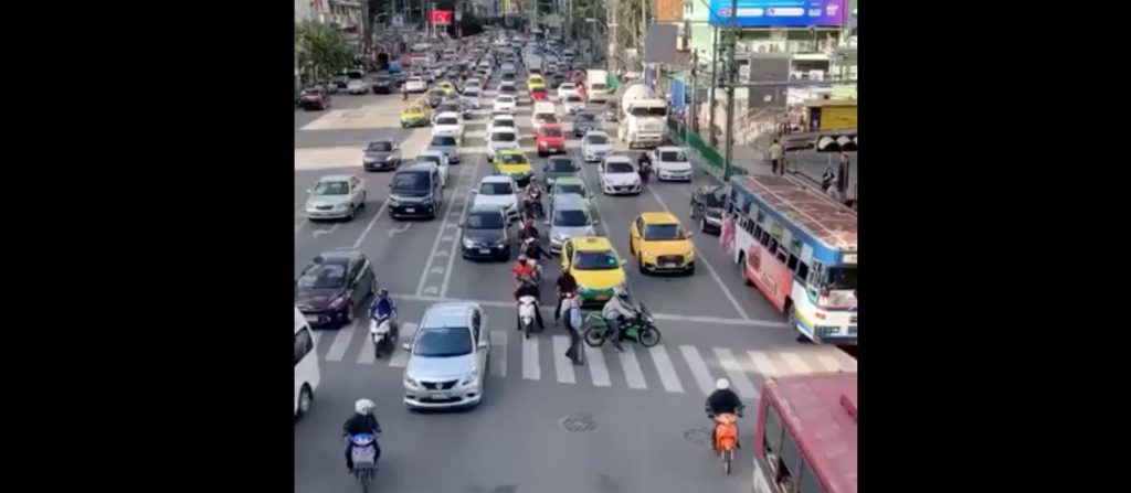bangkok motociclista scudo