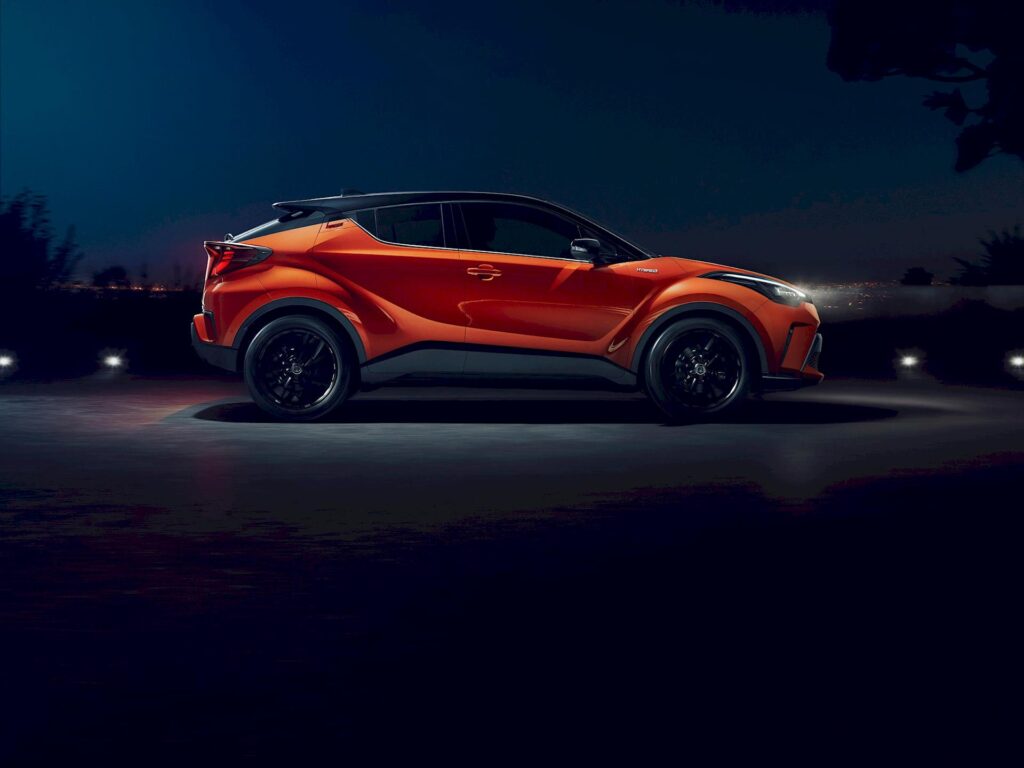 Nuovo Toyota C-HR con sistema Hybrid Dynamic Force 2.0L da 184 CV