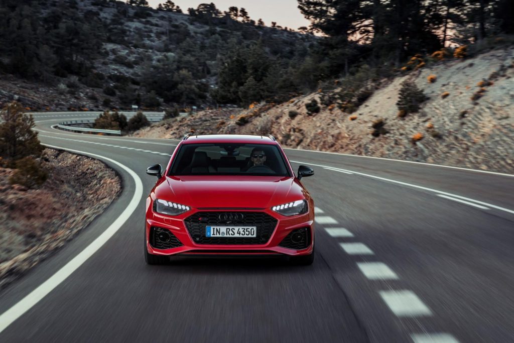 Audi RS 4 Avant: le performance di una sportiva e la praticità di una famigliare