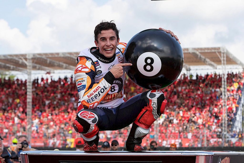 MotoGP, Marc Marquez conquista l’8° mondiale e insidia i 9 titoli di Rossi