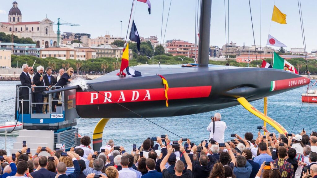 Luna Rossa Coppa America 2021: varato il monoscafo full-foiling AC75