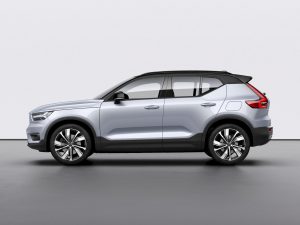 Volvo XC40 Recharge P8 AWD in Glacier Silver