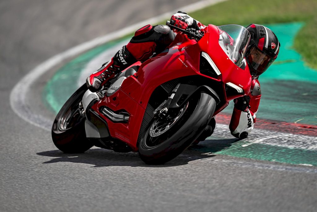 Ducati Panigale V2: prezzo e caratteristiche tecniche della nuova sportiva