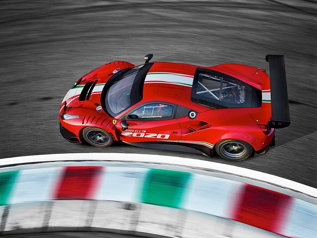 Ferrari 488 GT3 Challenge EVO: foto e video della nuova vettura GT